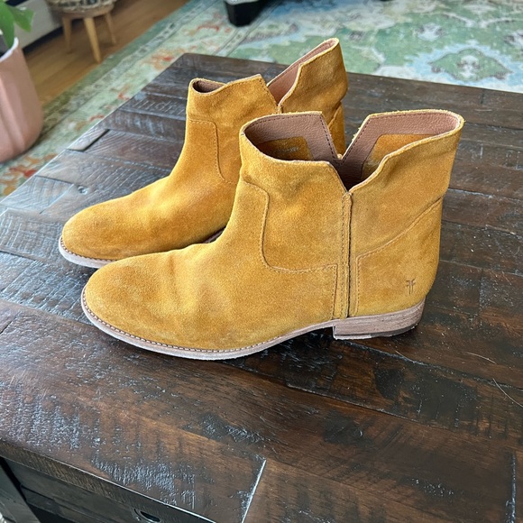 Frye booties size 8 - Picture 4 of 4